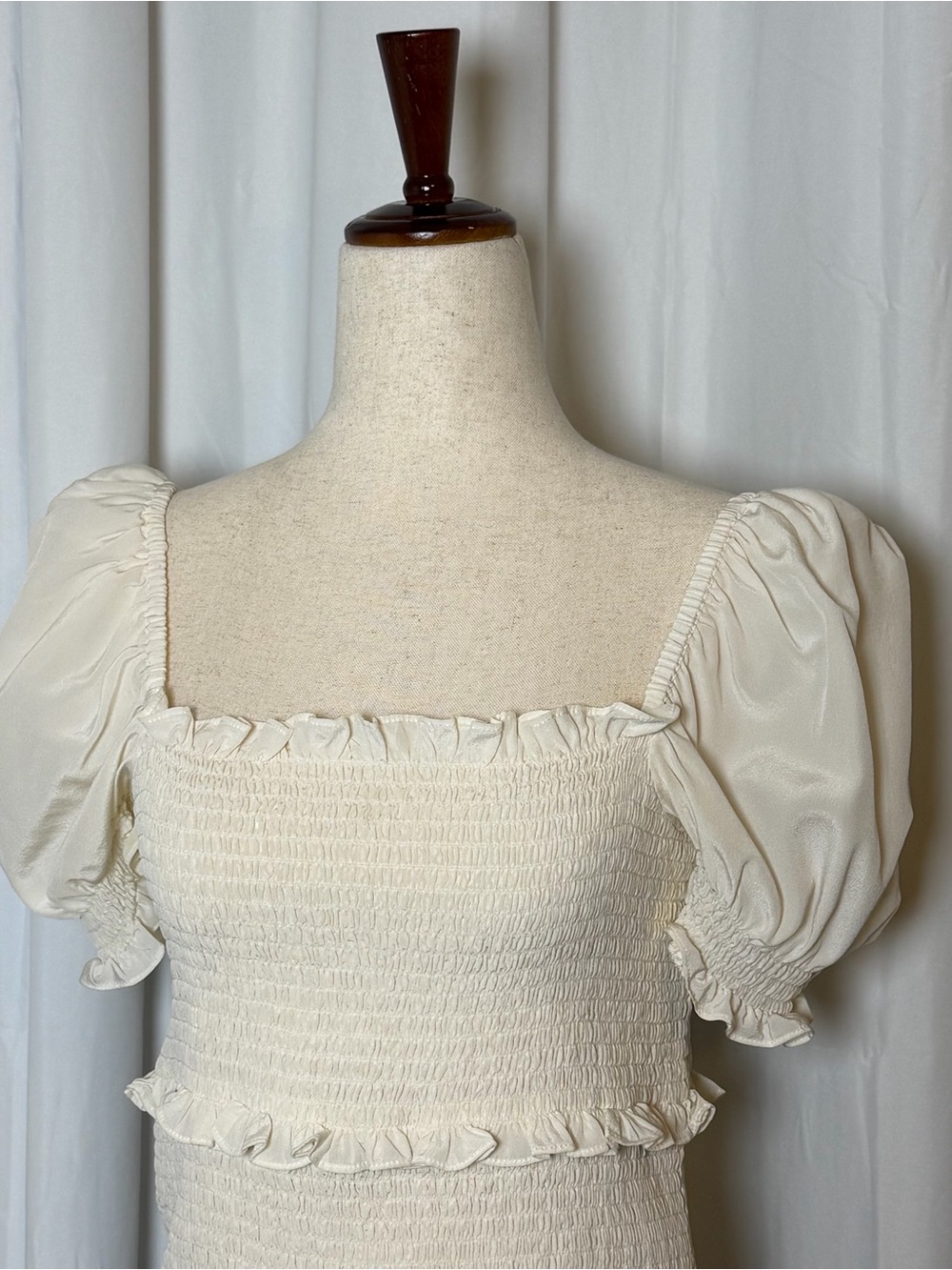 Cinq à Sept Ellis Top Silk Smocked Puff Sleeve White Square Neck Size Large - Picture 4 of 11